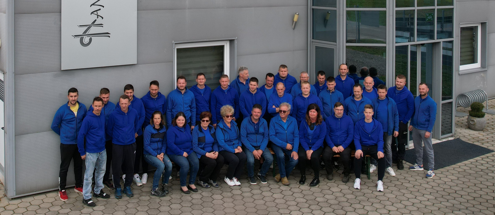 kolektiv podjetja hanzelic